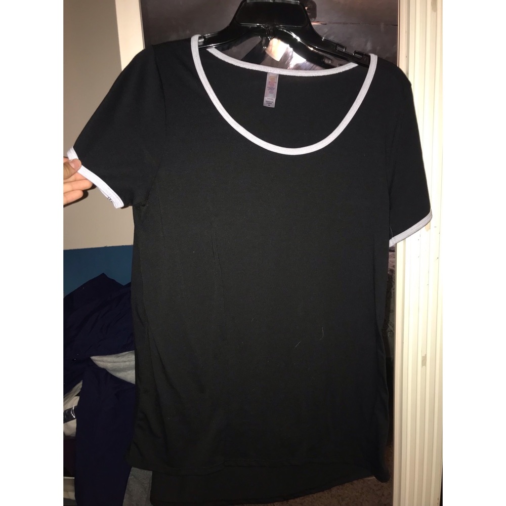 Black w white seams